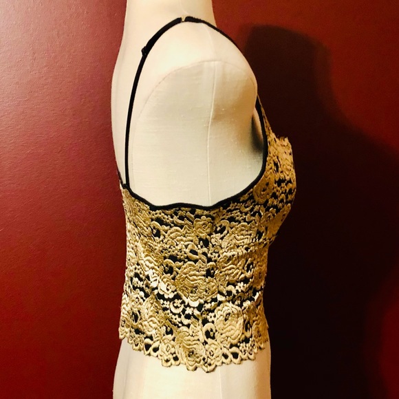 Gold lace crop top - Picture 2 of 7